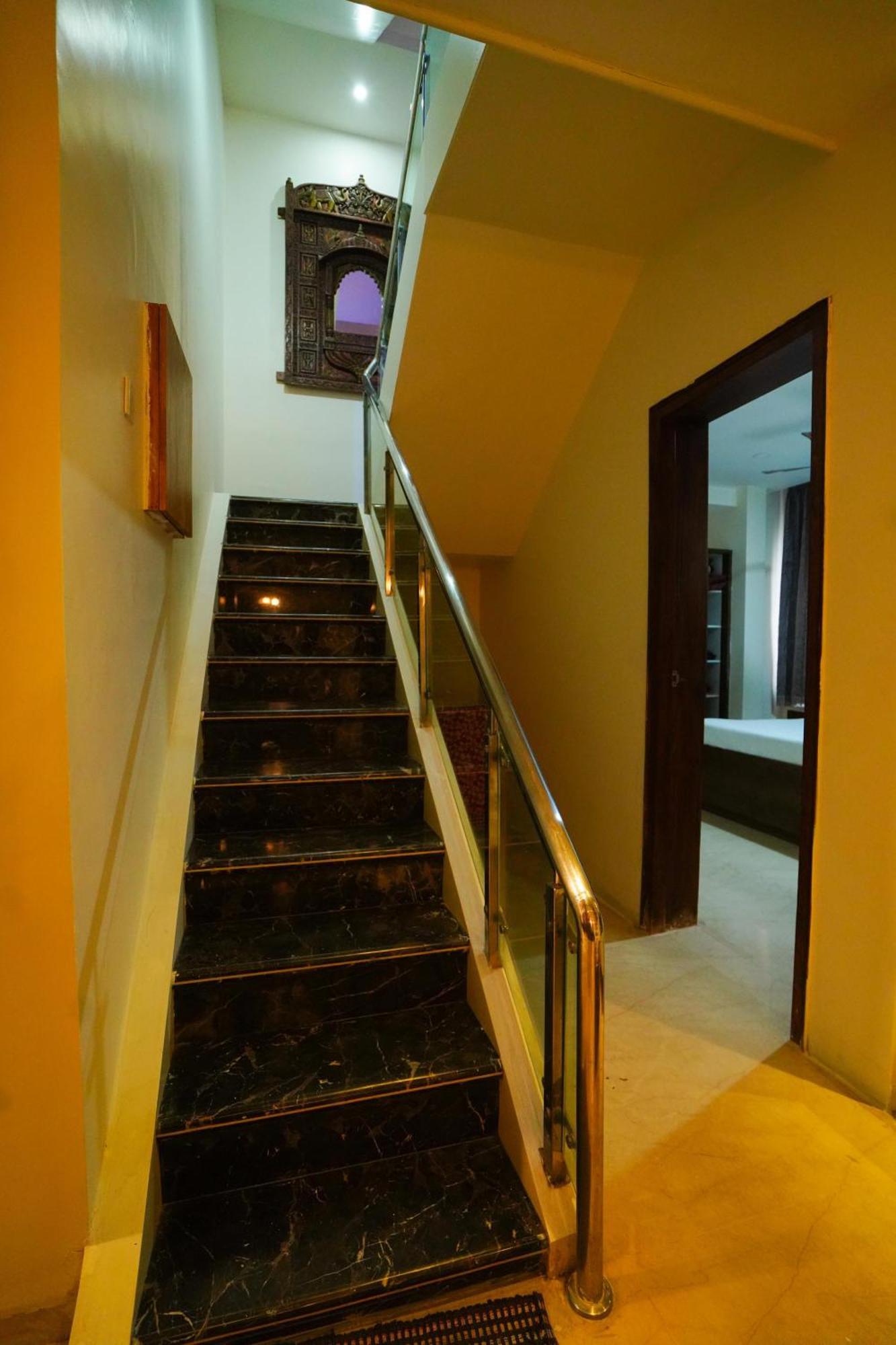 Golden Villa - Duplex House With Private Theater - Near To Alipiri And Bhudevi Ttd Ticket Counter And Kapilateertham تيروباتي المظهر الخارجي الصورة