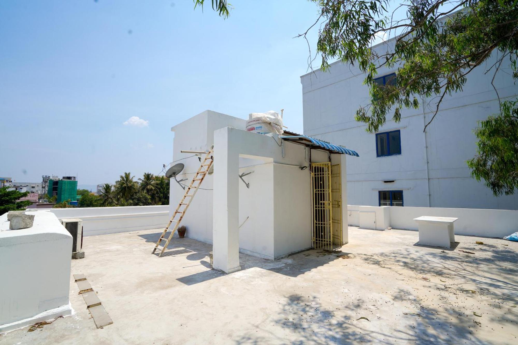 Golden Villa - Duplex House With Private Theater - Near To Alipiri And Bhudevi Ttd Ticket Counter And Kapilateertham تيروباتي المظهر الخارجي الصورة