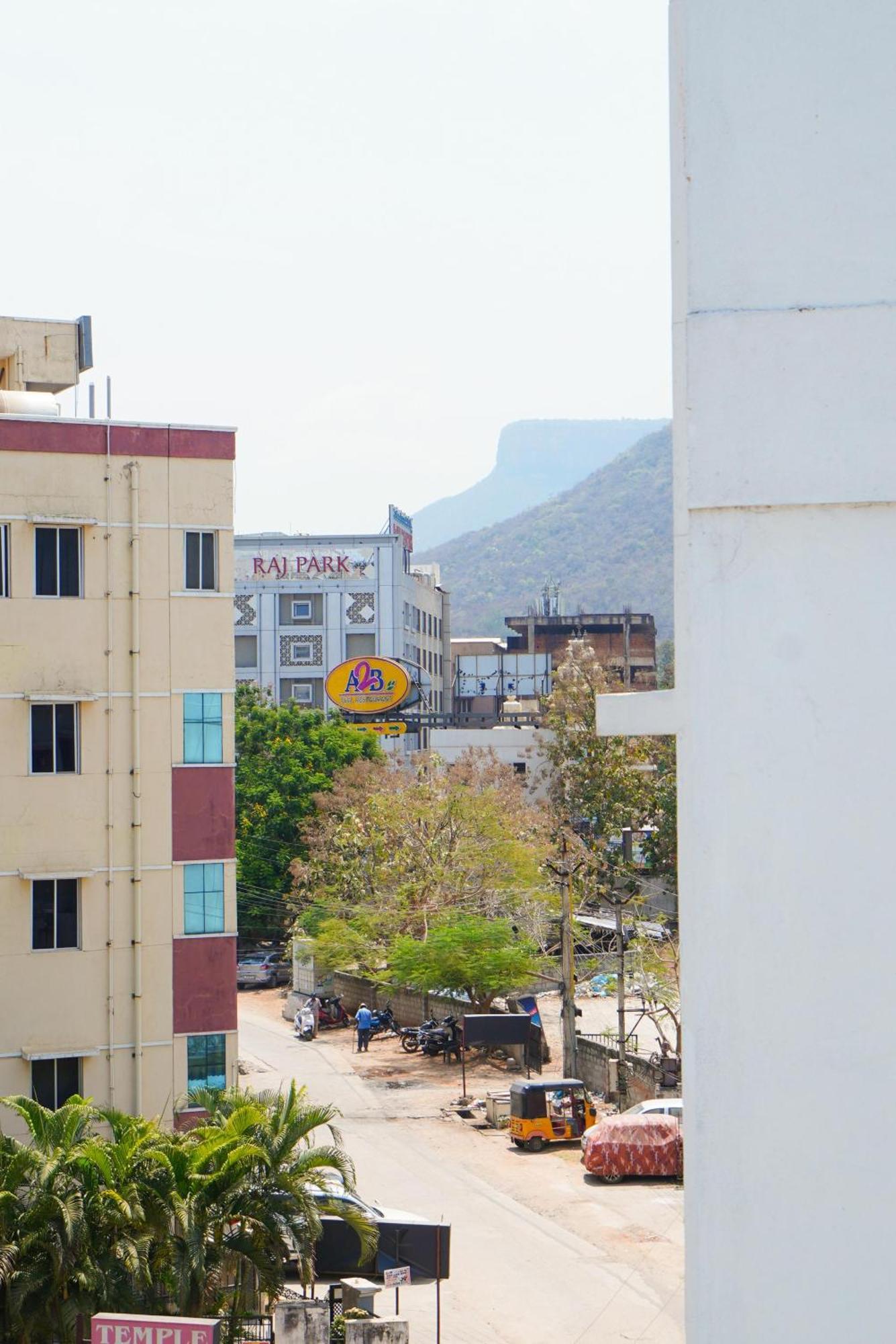 Golden Villa - Duplex House With Private Theater - Near To Alipiri And Bhudevi Ttd Ticket Counter And Kapilateertham تيروباتي المظهر الخارجي الصورة