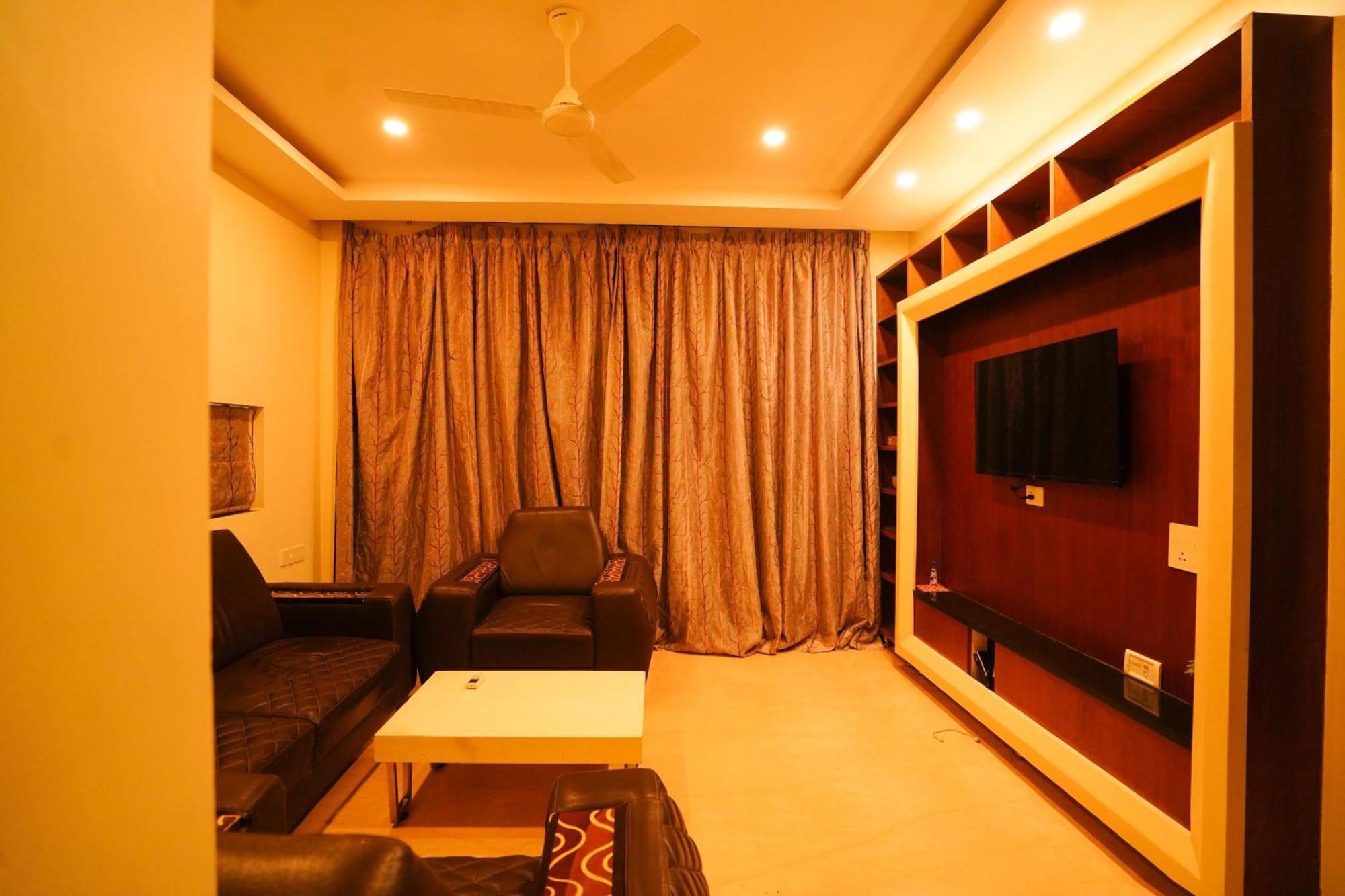 Golden Villa - Duplex House With Private Theater - Near To Alipiri And Bhudevi Ttd Ticket Counter And Kapilateertham تيروباتي المظهر الخارجي الصورة