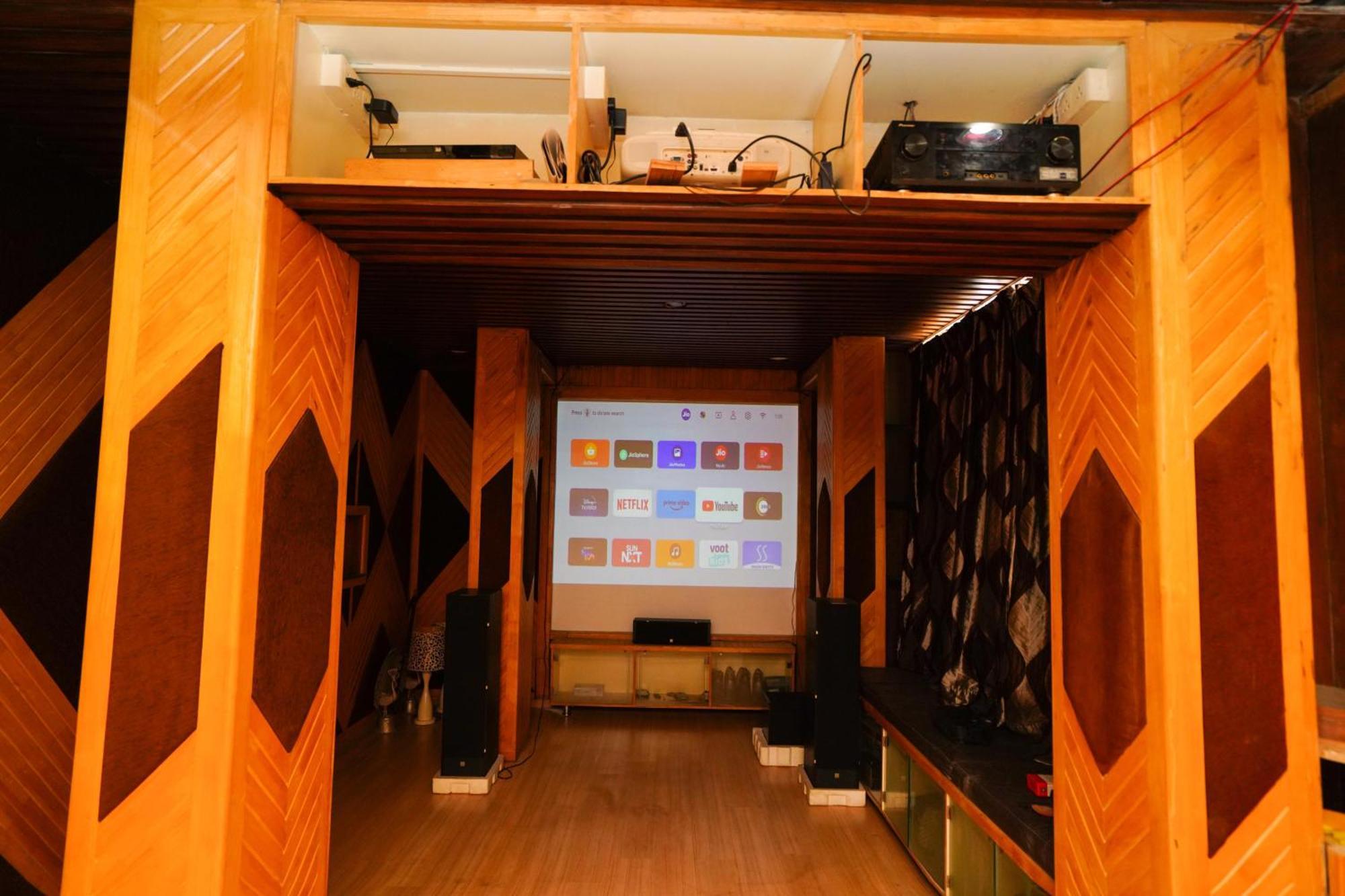 Golden Villa - Duplex House With Private Theater - Near To Alipiri And Bhudevi Ttd Ticket Counter And Kapilateertham تيروباتي المظهر الخارجي الصورة