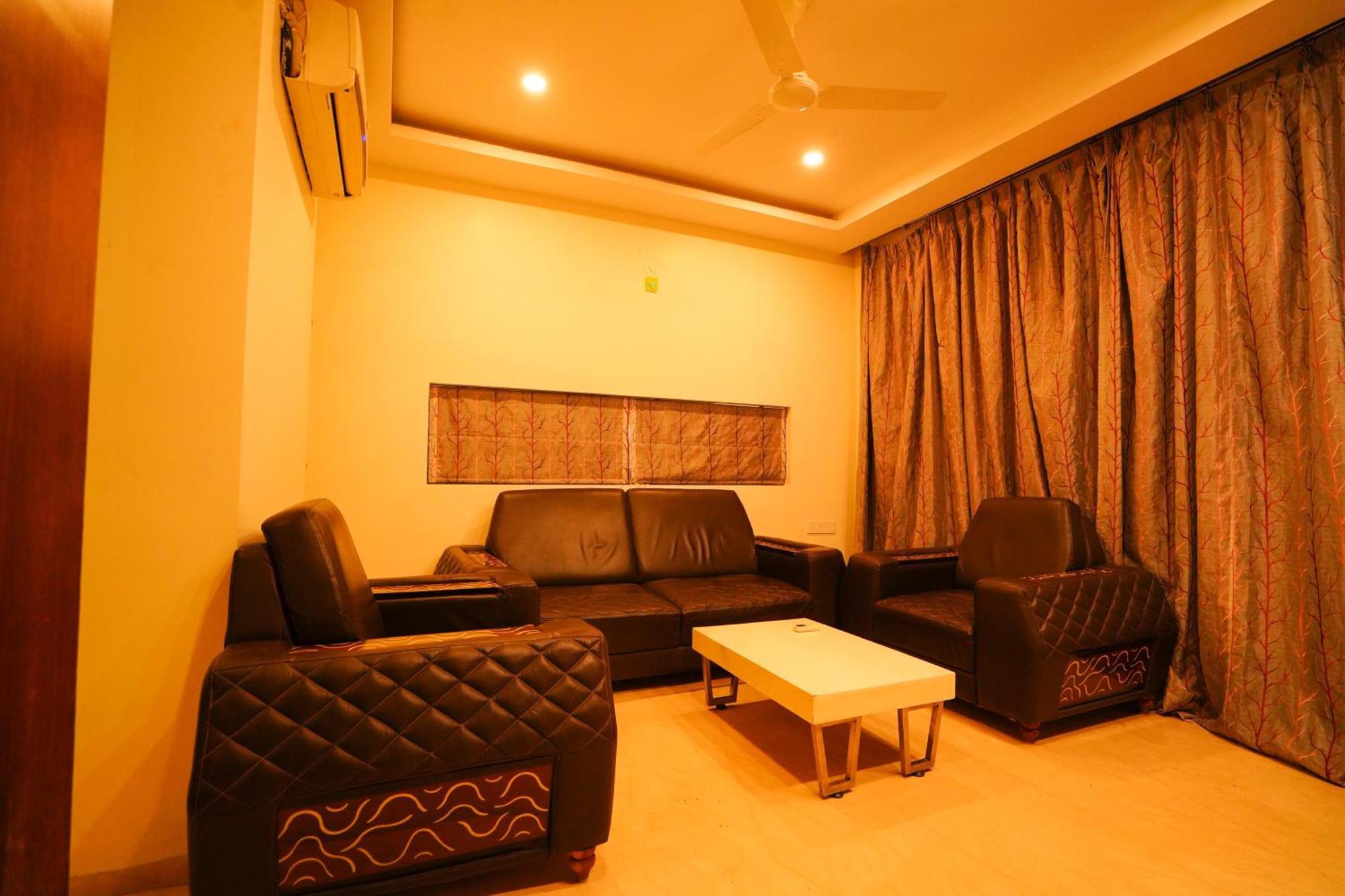 Golden Villa - Duplex House With Private Theater - Near To Alipiri And Bhudevi Ttd Ticket Counter And Kapilateertham تيروباتي المظهر الخارجي الصورة