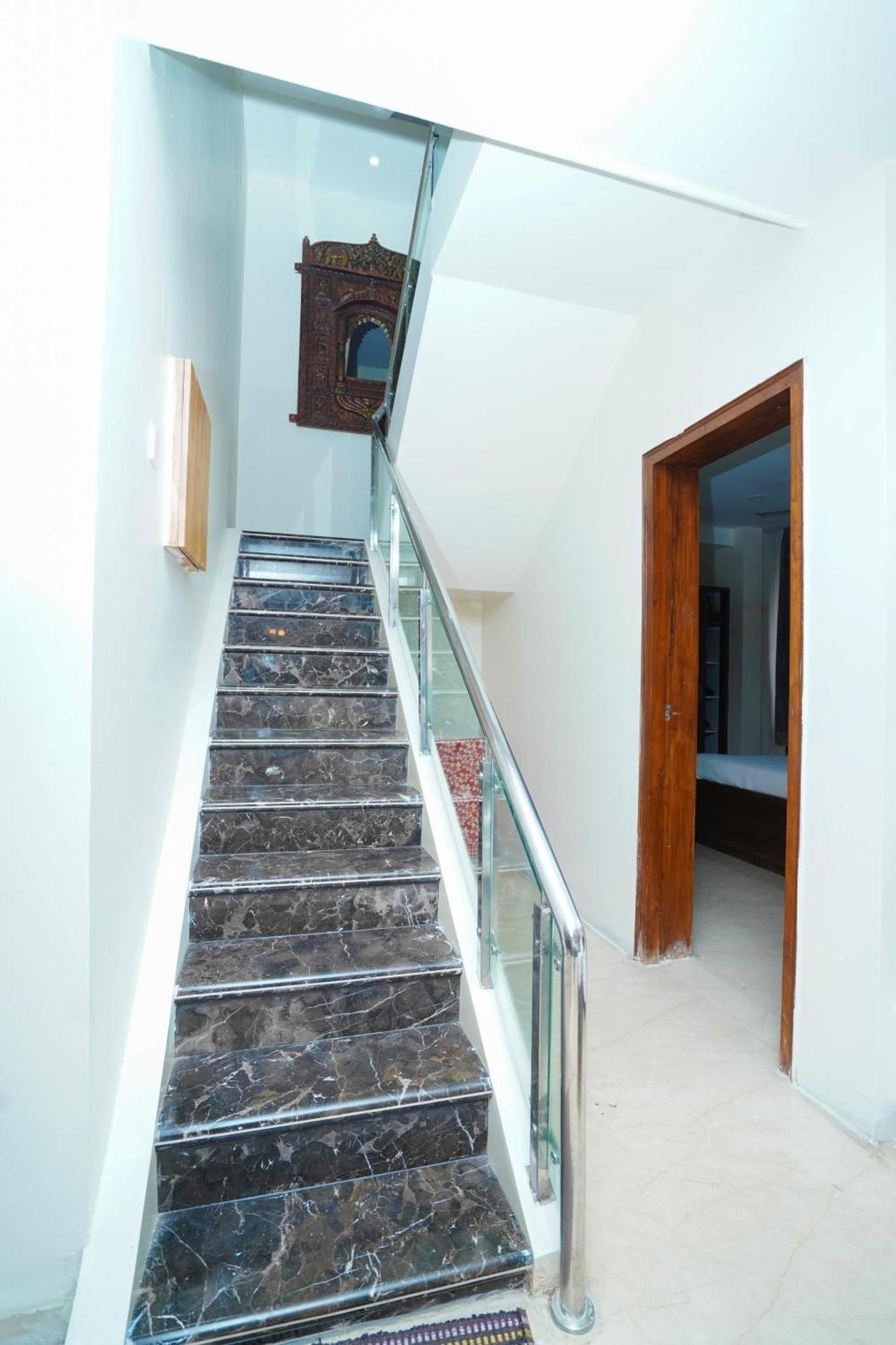 Golden Villa - Duplex House With Private Theater - Near To Alipiri And Bhudevi Ttd Ticket Counter And Kapilateertham تيروباتي المظهر الخارجي الصورة