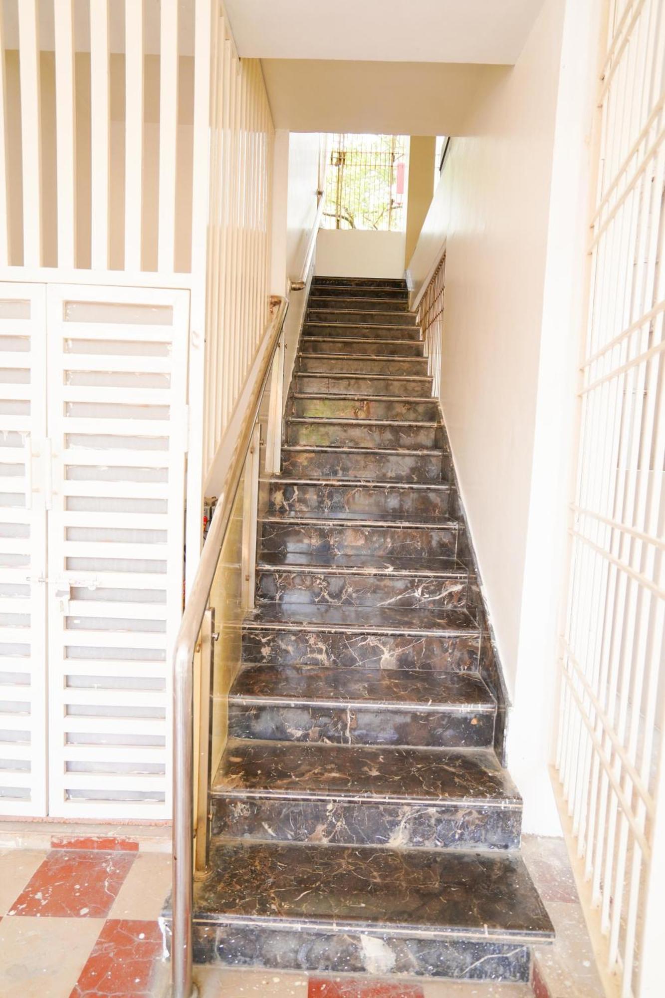 Golden Villa - Duplex House With Private Theater - Near To Alipiri And Bhudevi Ttd Ticket Counter And Kapilateertham تيروباتي المظهر الخارجي الصورة